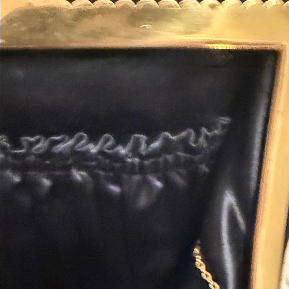Koret Elegant Black Handbag - Picture 9 of 16